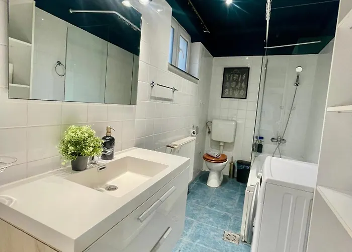 Apartman Blue - Half Ground Level With Windows - Demisol