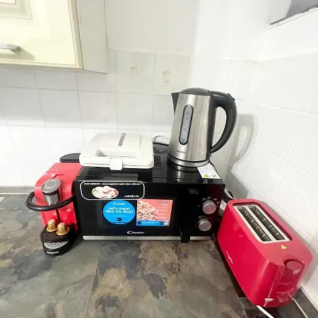 Apartamento Blue - Half Ground Level With Windows - Demisol Bucarest