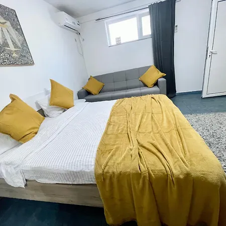 Blue - Half Ground Level With Windows - Demisol Apartamento