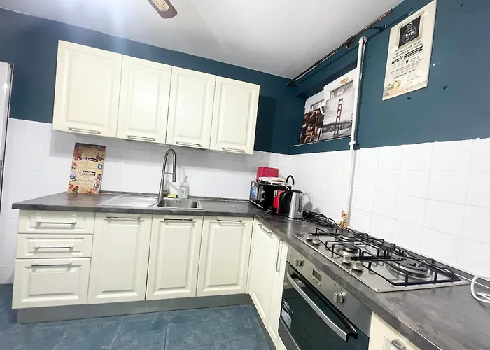 Appartement Blue - Half Ground Level With Windows - Demisol Bucarest