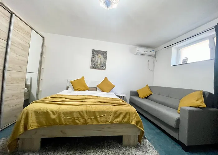 Blue - Half Ground Level With Windows - Demisol Appartement Bucarest