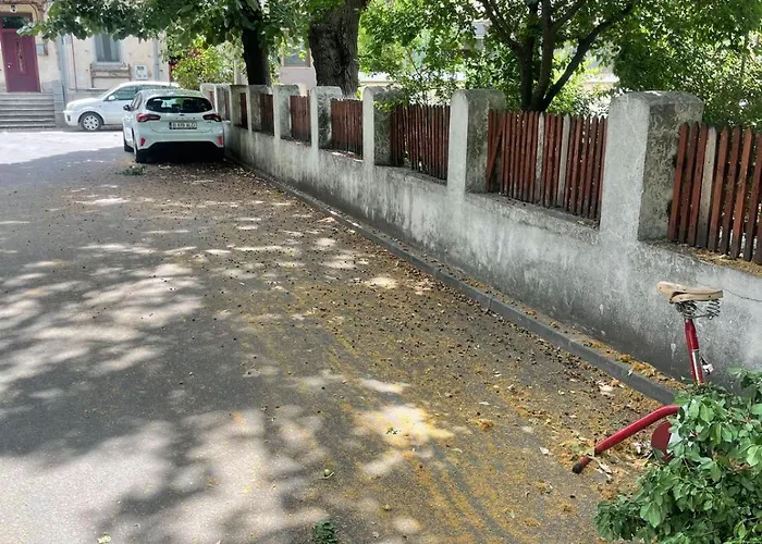 Blue - Half Ground Level With Windows - Demisol Appartement *