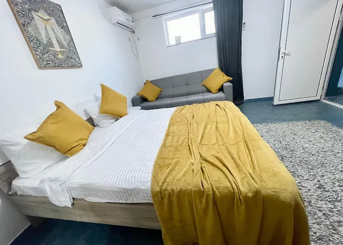 Blue - Half Ground Level With Windows - Demisol Apartment