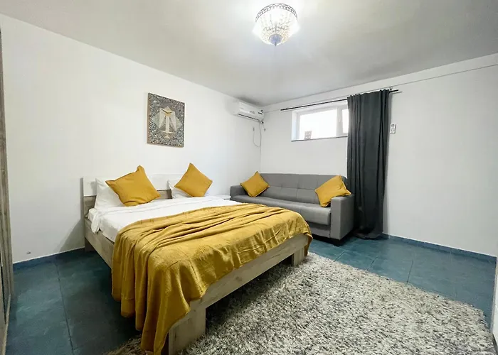 Blue - Half Ground Level With Windows - Demisol Apartment Bucharest